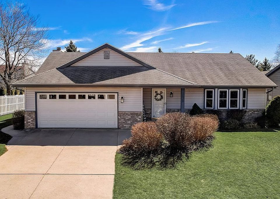 1st image of 2539 E Honeysuckle Dr