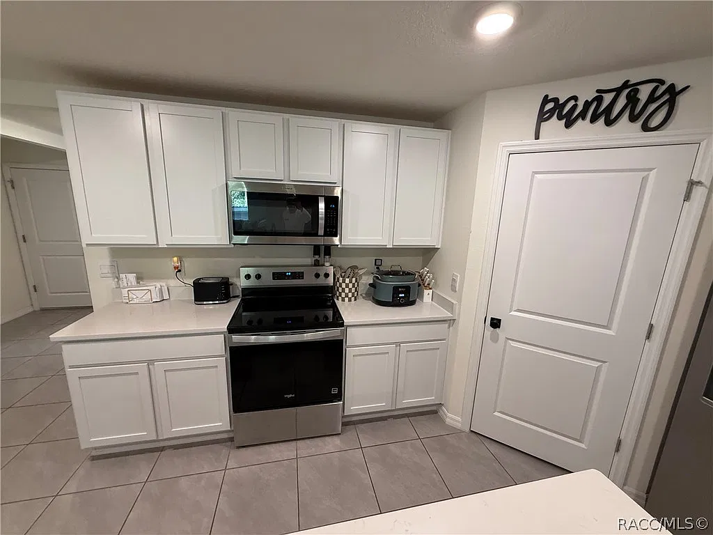 4 bed, 1852 sqft, $2,200 — Photo 4