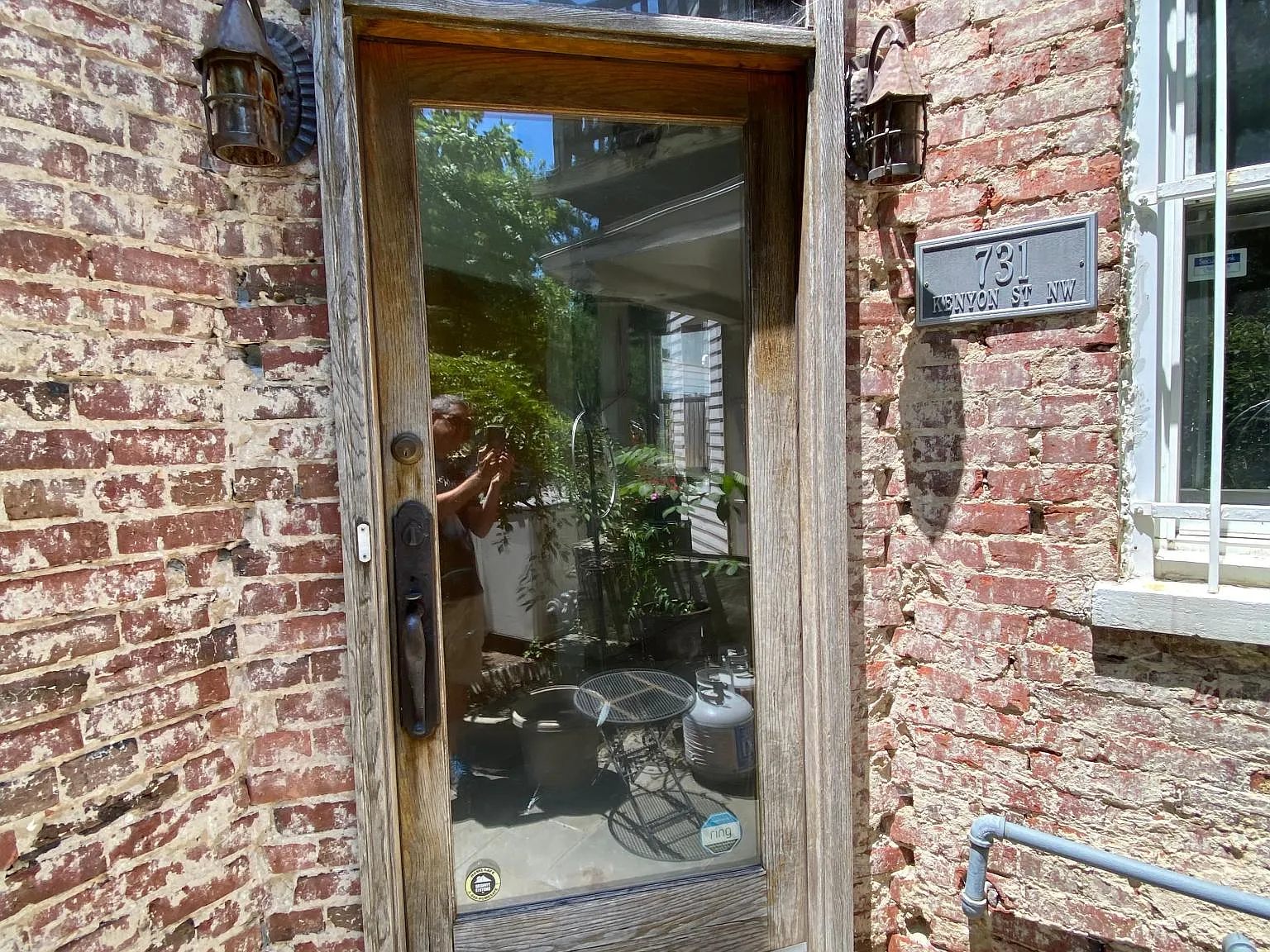 731 Kenyon St NW — Photo 2