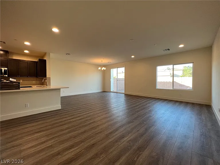 1421 Jules Ln — Photo 7