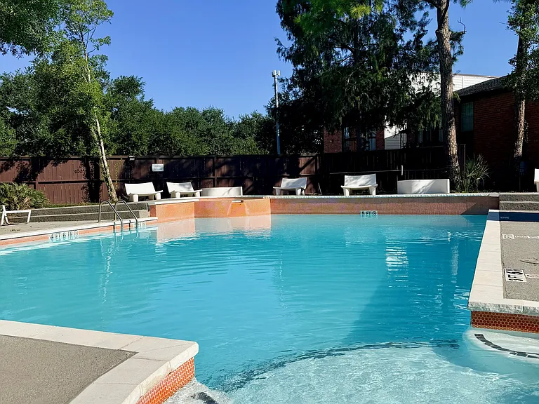 The Daphne Apartments — Photo 28