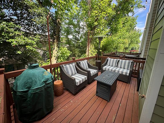 Spacious deck off living room