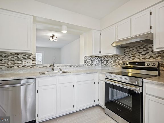 5th image of 6901 Chiswick Ln