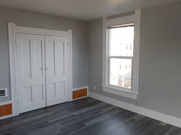 1543-1527 Exchange St, Astoria, OR 97103