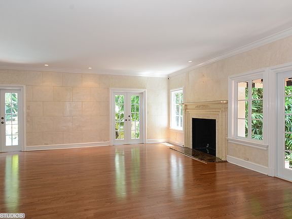 3rd image of 200 Barton Ave