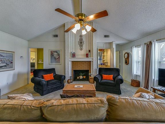 5th image of 410 Evans Dr