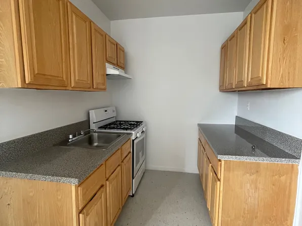 95 East 18th Street image 1 of 3