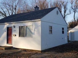 1209 W Franklin St, Taylorville, IL 62568