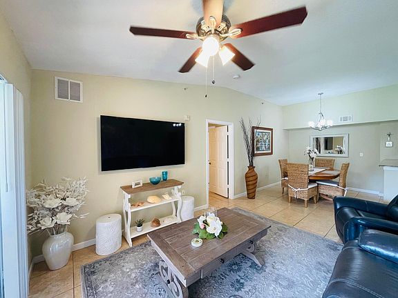 5th image of 241 SW Palm 202 Drive #202