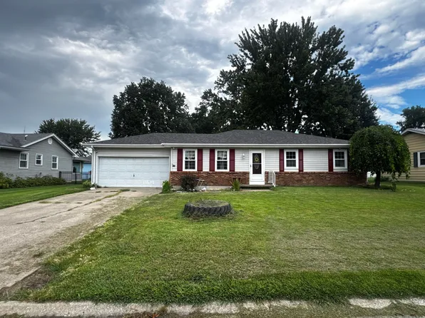 725 Crestwood Dr, Marshall, MO 65340