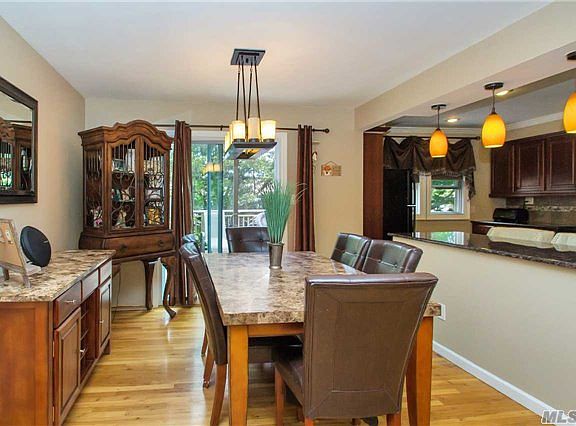 4th image of 7 Oneida Ave