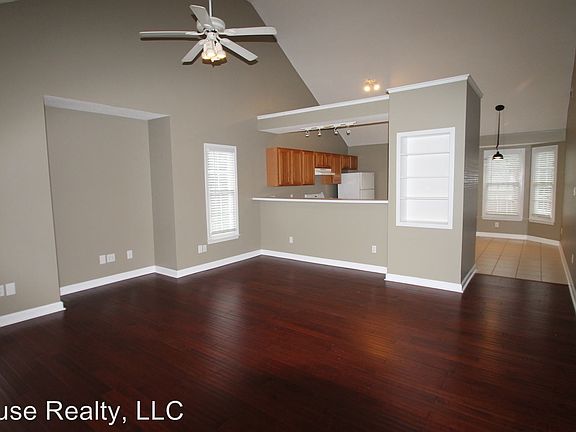 4th image of 1642 Riverglenn Ct