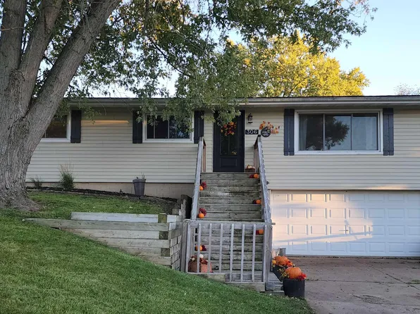 306 Pontiac Rd, Marquette Heights, IL 61554