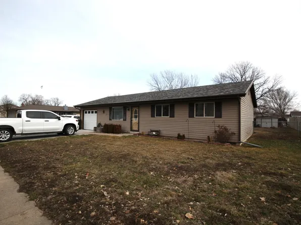 1406 Liberty Dr, Lexington, NE 68850