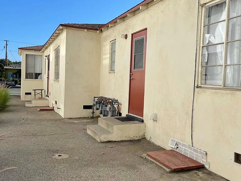 2625 Cloverfield Blvd — Photo 9
