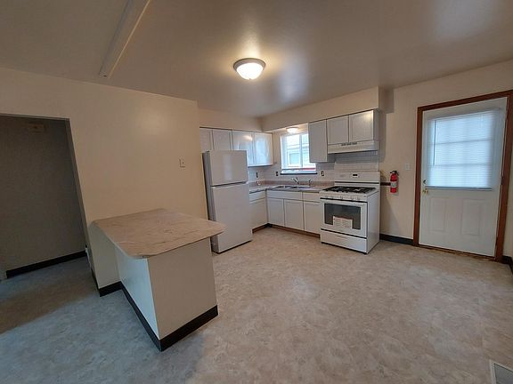 4th image of 2243 Orchard St #5