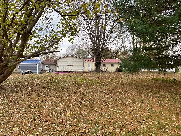 715 Clark Cir — Photo 10
