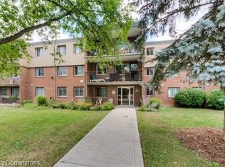 30 Avalon Pl #108, Kitchener, ON N2M4N6