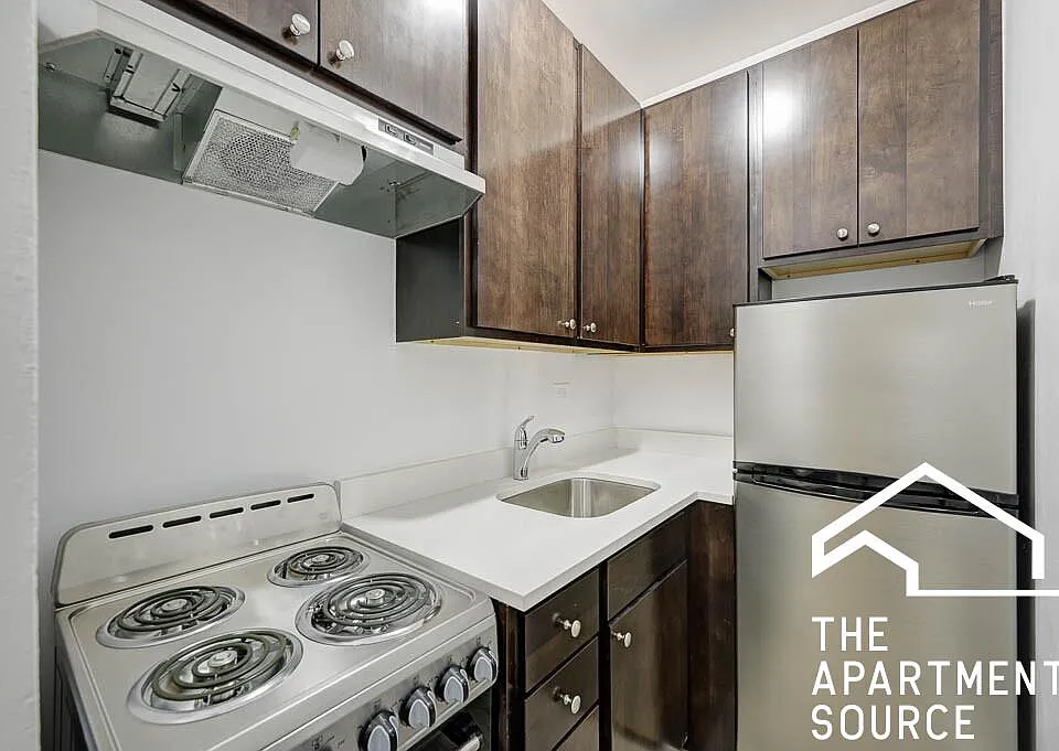 1854 N Humboldt Blvd #104