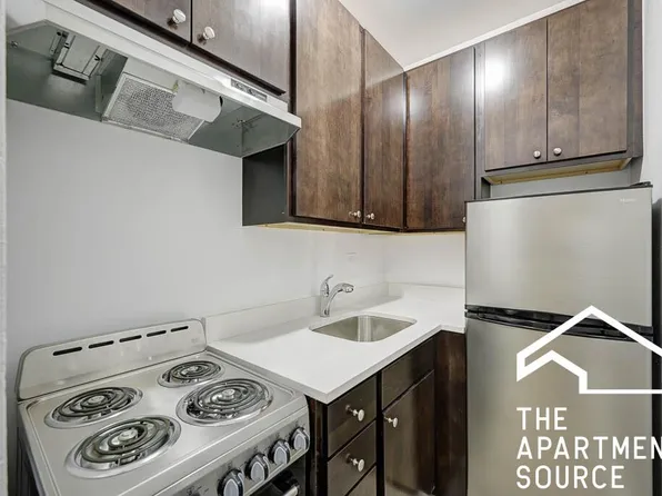 1854 N Humboldt Blvd #104, Chicago, IL 60647