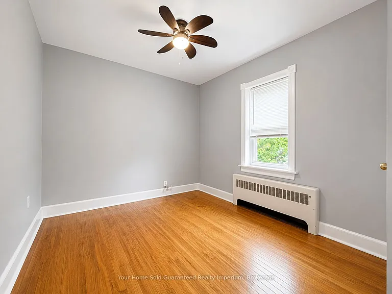 257 Niagara St #A — Photo 8