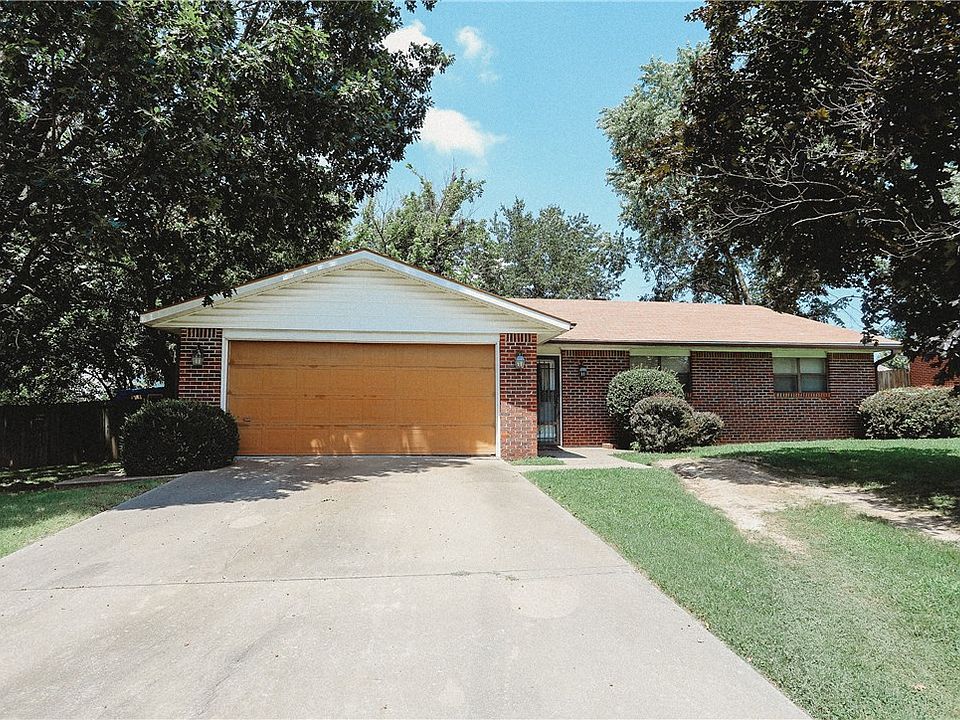 1st image of 913 Longview Dr