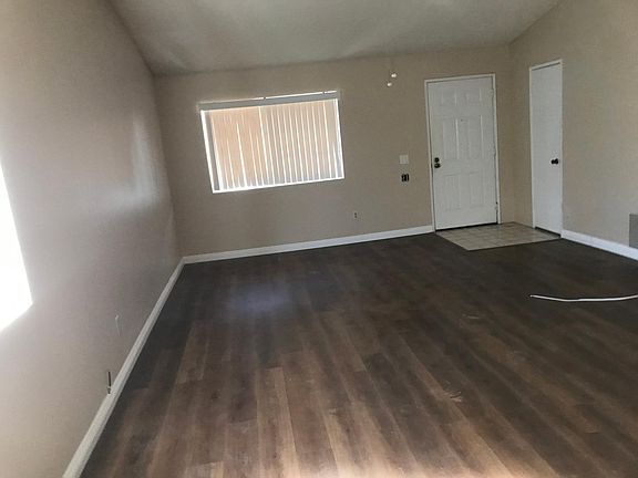 3rd image of 27360 Calle Palo