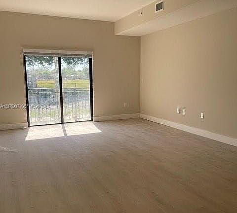 3rd image of 17020 SW 104th Ave #202