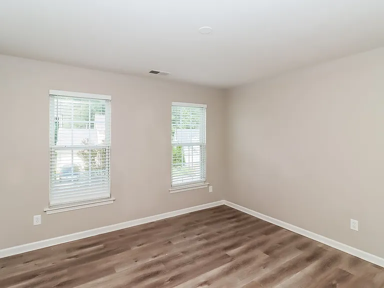 2432 Acadia Ct — Photo 12