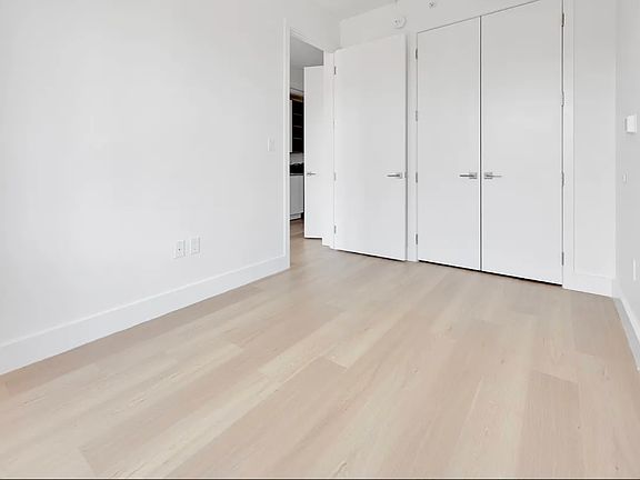 5th image of 639 E 28th St #661