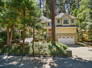 28011 Peninsula Dr, Lake Arrowhead, CA 92352
