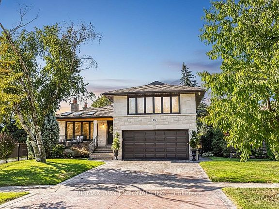 2nd image of 16 Woodpark Rd