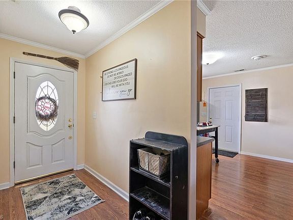 4th image of 126 Maple Ln