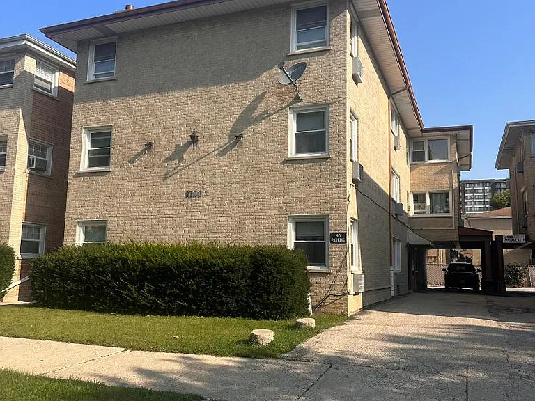 8700 W Summerdale Ave #3N — Photo 1