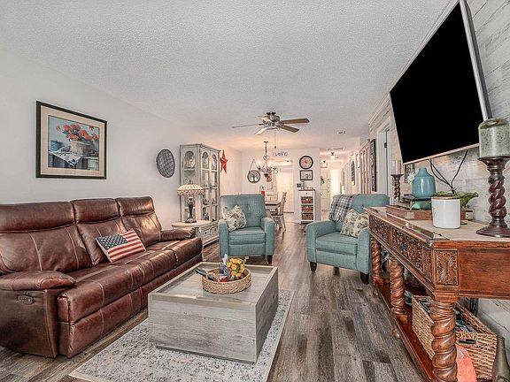 4th image of 2880 Demaret Dr #713