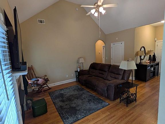 4th image of 1228 Peacock Trl