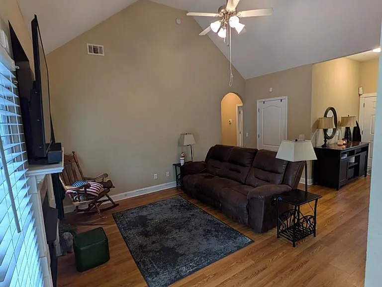 1228 Peacock Trl — Photo 4