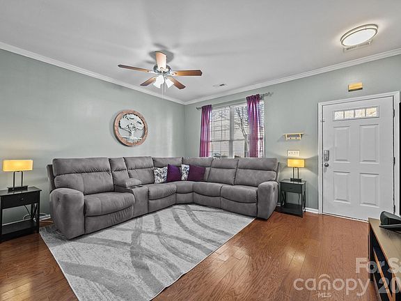 2nd image of 1125 Sienna Sand Way