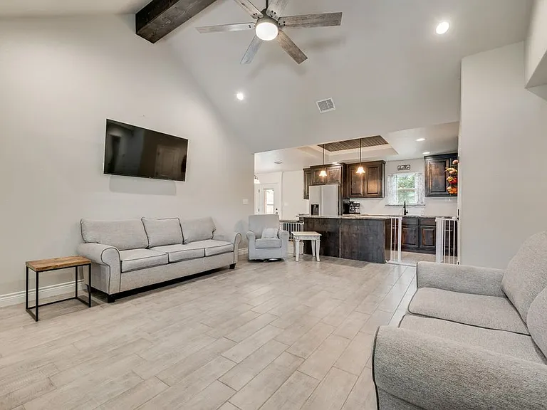 2601 Houston Ct — Photo 8