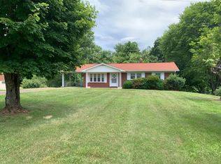 235 Baronwood Rd, Martinsville, VA 24112