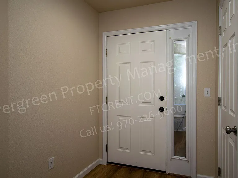 5225 White Willow Dr #M200 — Photo 4