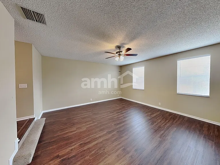 1226 Loretto Cir — Photo 11