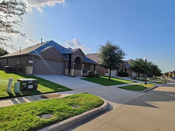 2nd image of 516 Rustic Oak Ln