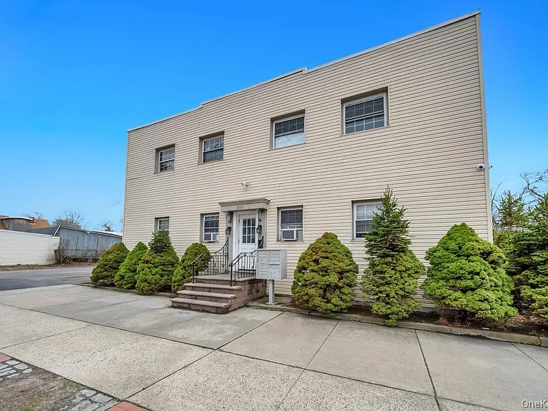 1550 Montauk Hwy #1B — Photo 2