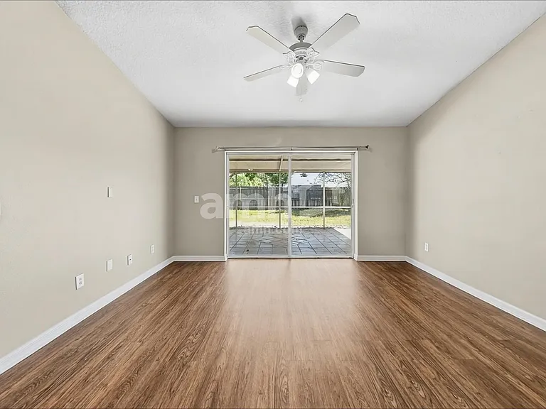 12024 Cedarfield Dr — Photo 6
