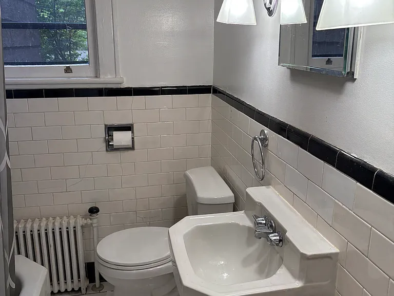 198 Pawling Ave #14 — Photo 9