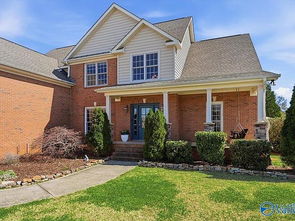 3rd image of 203 Lake Carmel Ct