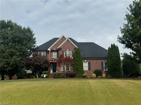 2107 Northbay Dr, Browns Summit, NC 27214