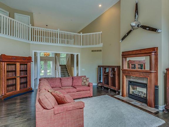 3rd image of 32901 Cayuga Heights Ln