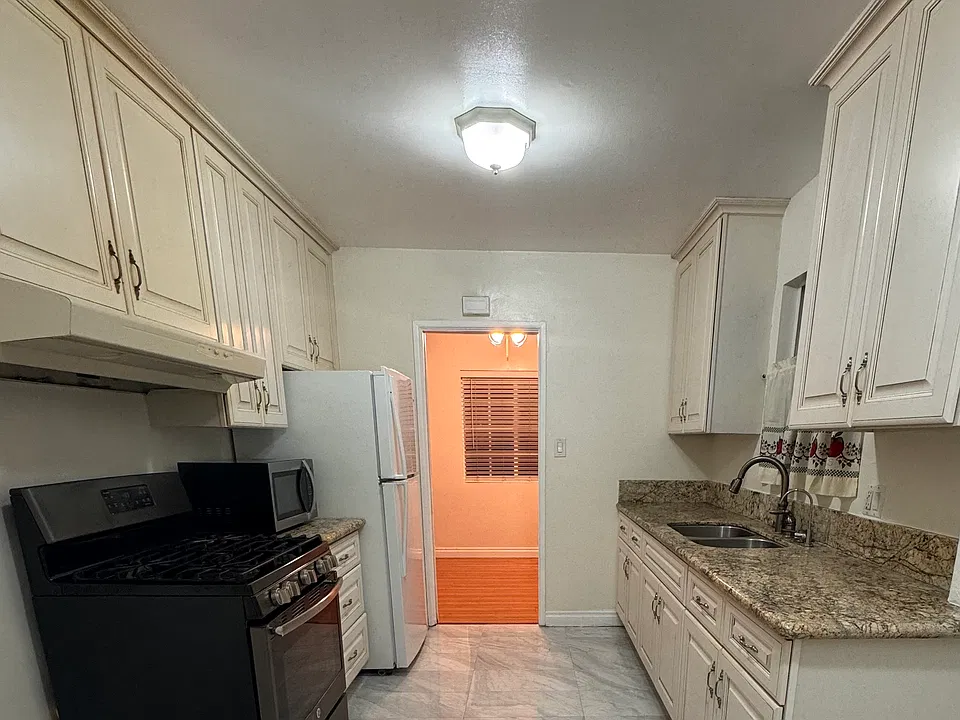 11471 Kathy Ln
